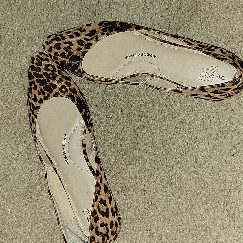 Leopard flats - Picture 2 of 4